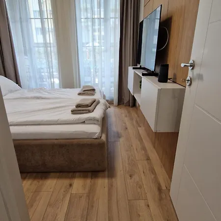 Apartment Emilia Romana Boutique - Quiet Modern Luxury Sunny