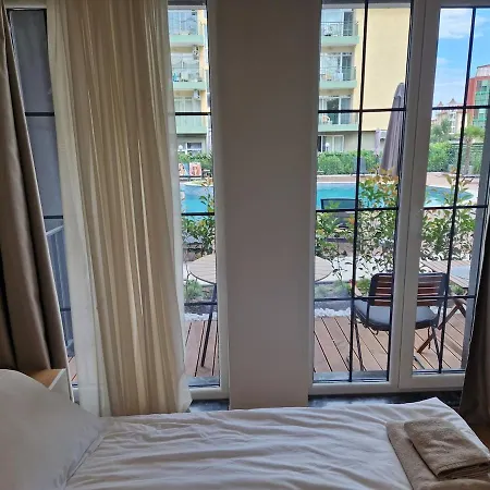 Apartment Emilia Romana Boutique - Quiet Modern Luxury Sunny