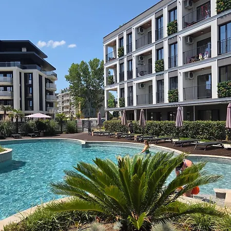 Emilia Romana Boutique - Quiet Modern Luxury Sunny Apartment