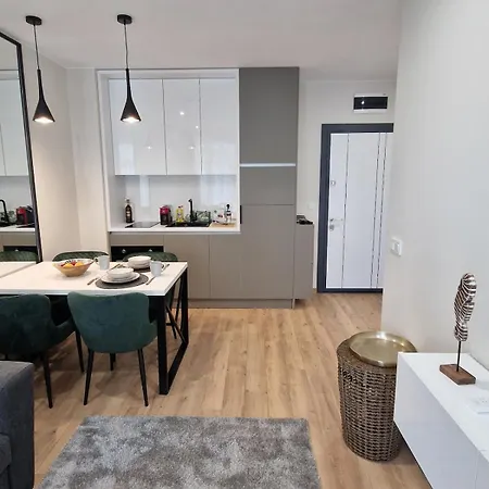 Apartment Emilia Romana Boutique - Quiet Modern Luxury Sunny